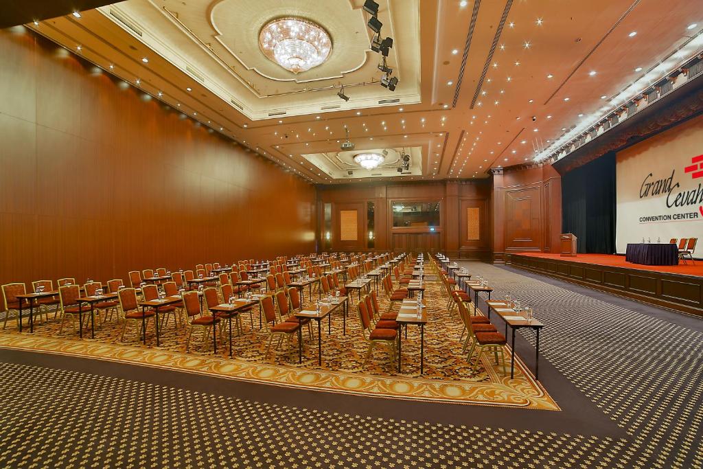  هتل جواهیر | Grand Cevahir Hotel Convention Center