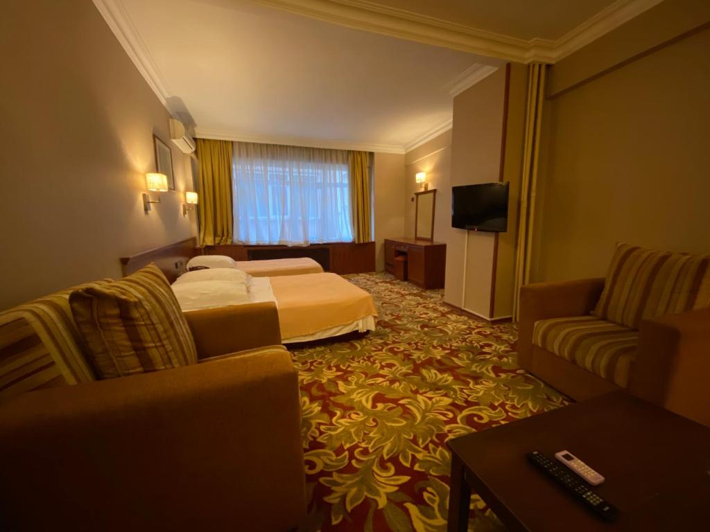 هتل منوپول | Hotel Monopol